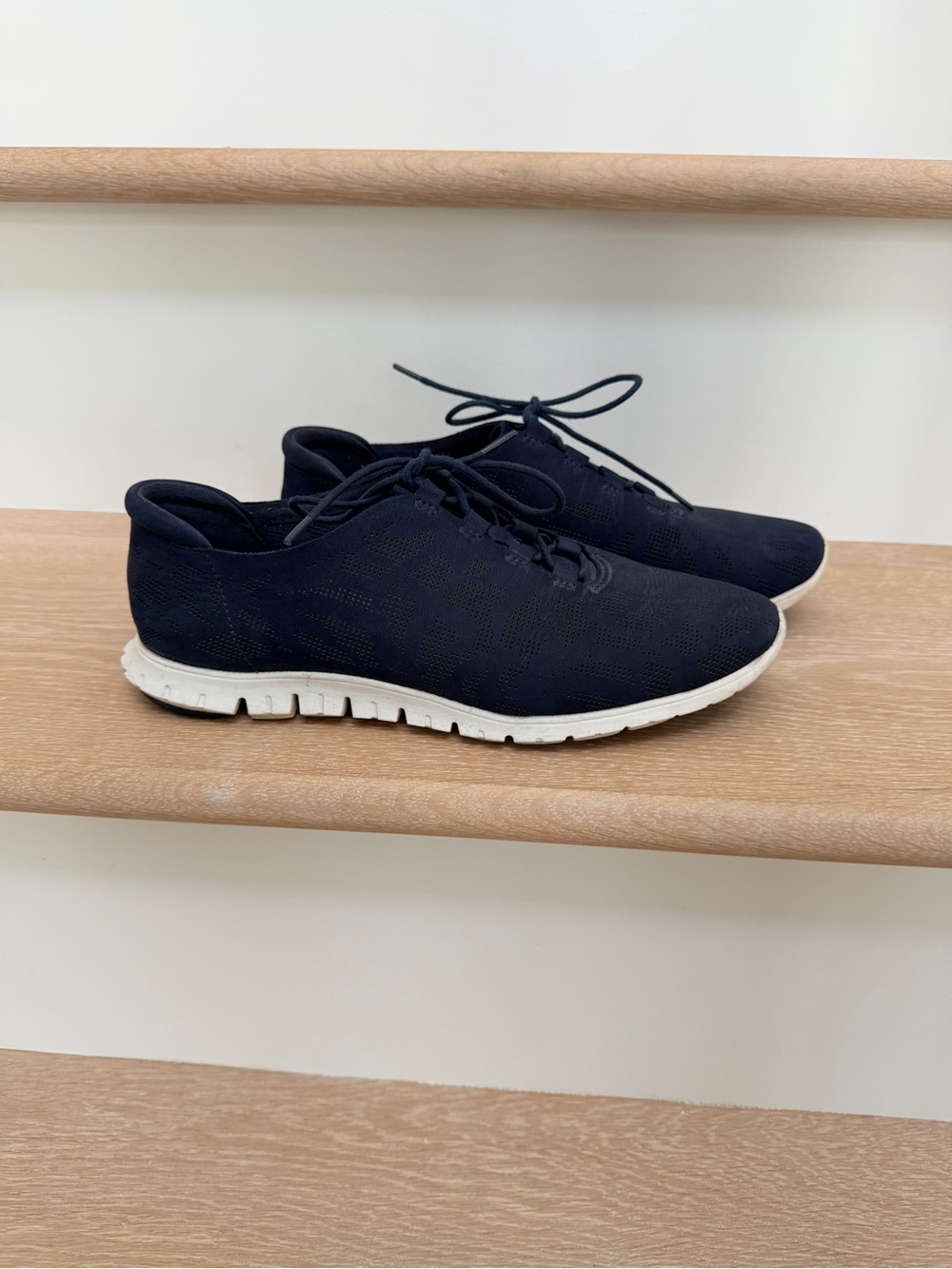 Cole Haan Zero Grand Sneaker, Women’s 8 navy